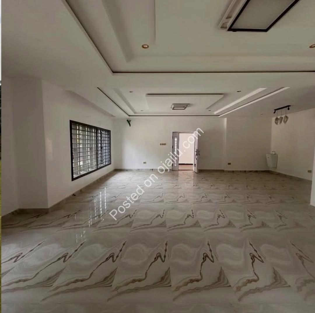 Exquisite 5-Bed Duplex with BQ in Apo Legislative Quarters