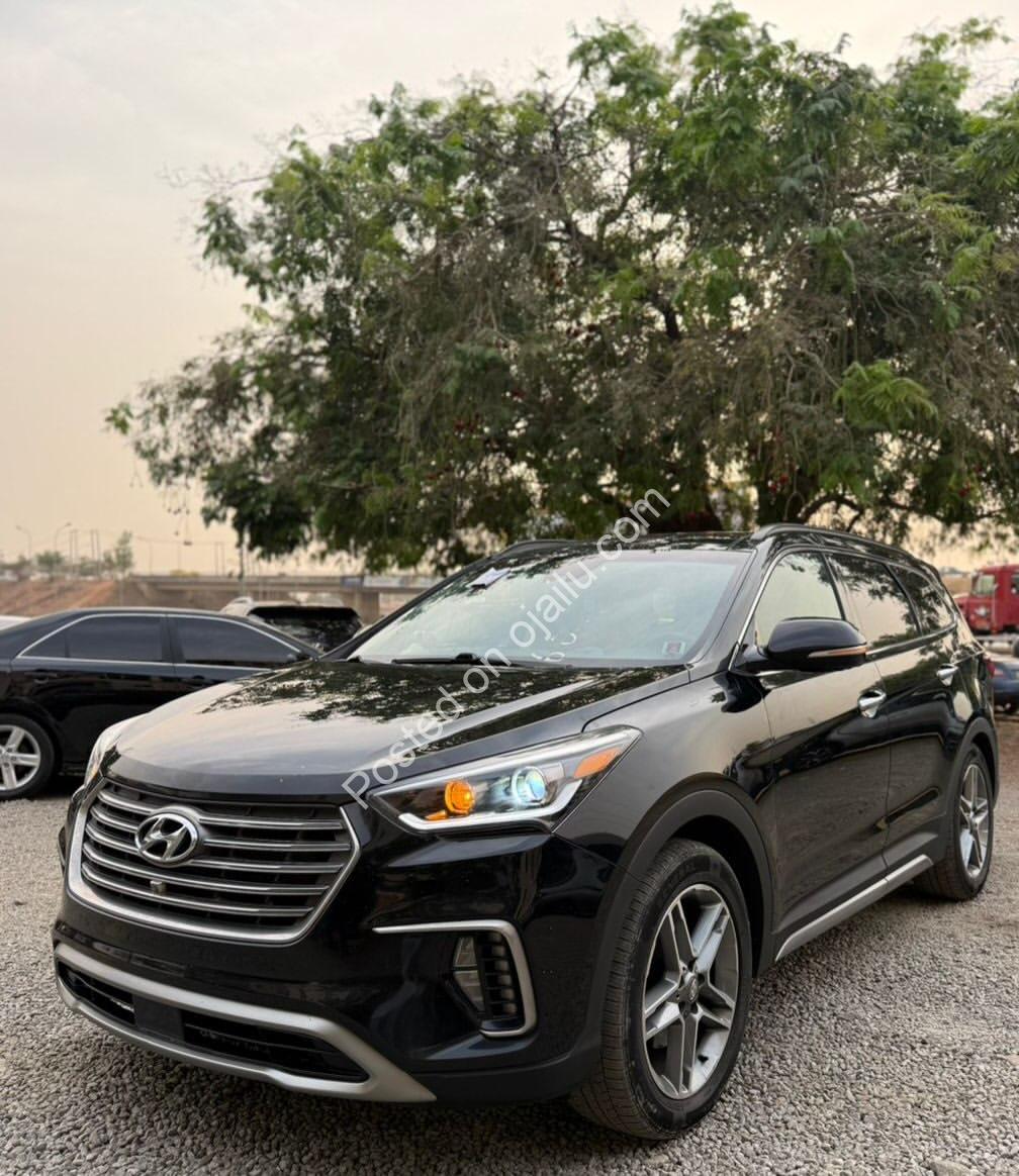 Luxury 2016 Santa Fe XL: Panoramic Roof & 360 Cam