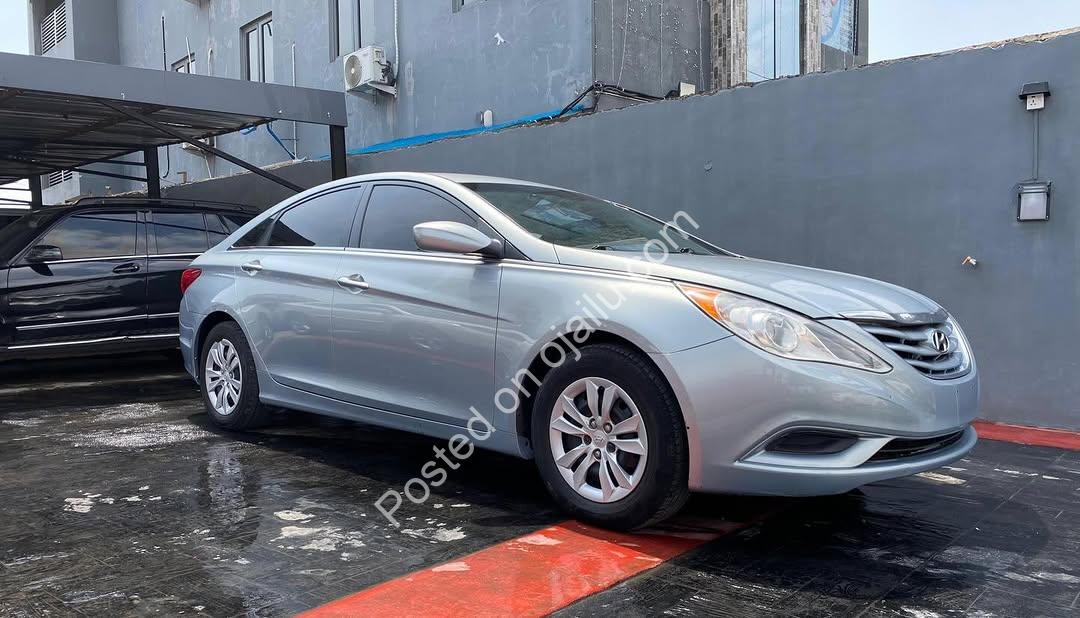 2012 Hyundai Sonata: Premium Features, Impeccable Condition