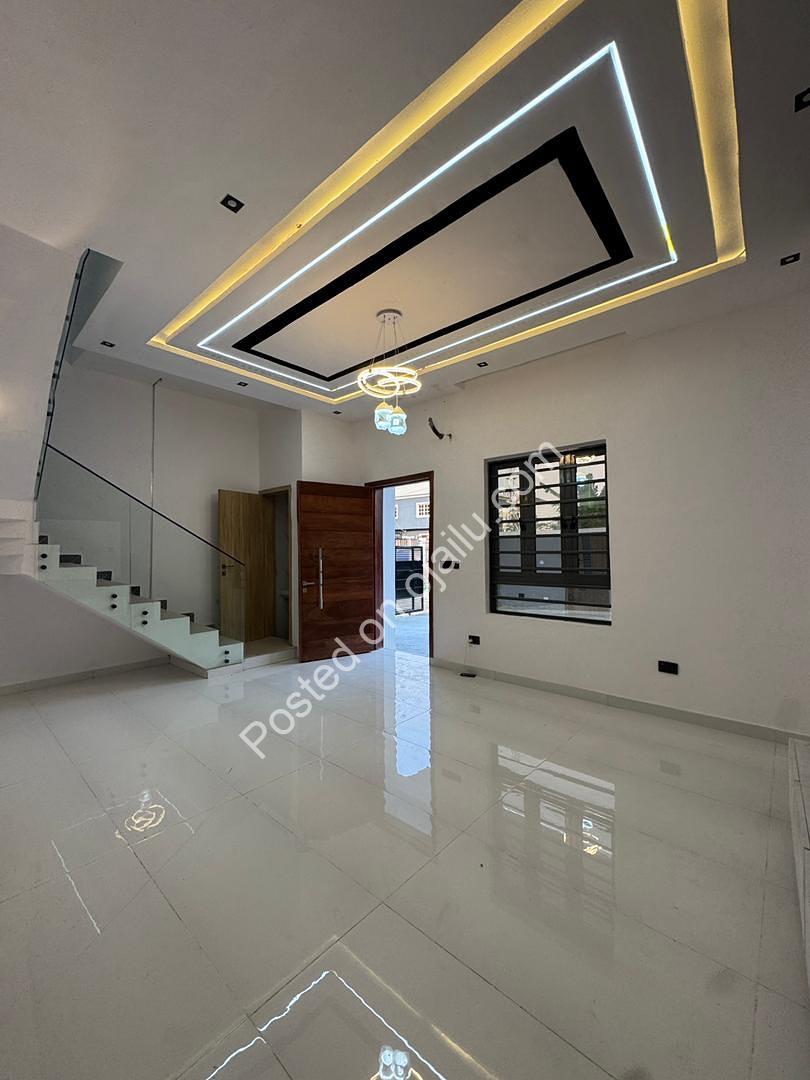Sleek 3BR Terrace Duplex in Sangotedo