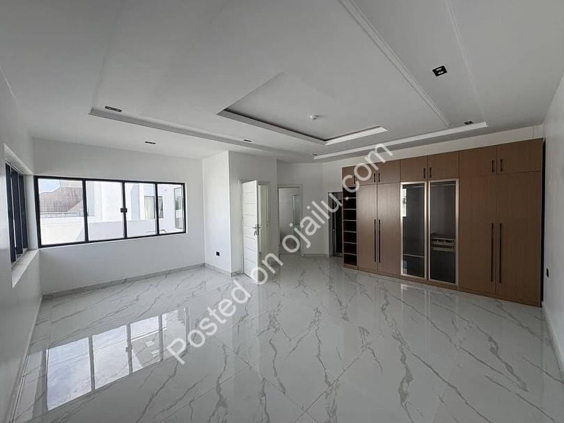 Pinnock Estate: 5-Bedroom Haven with Pool & Cinema