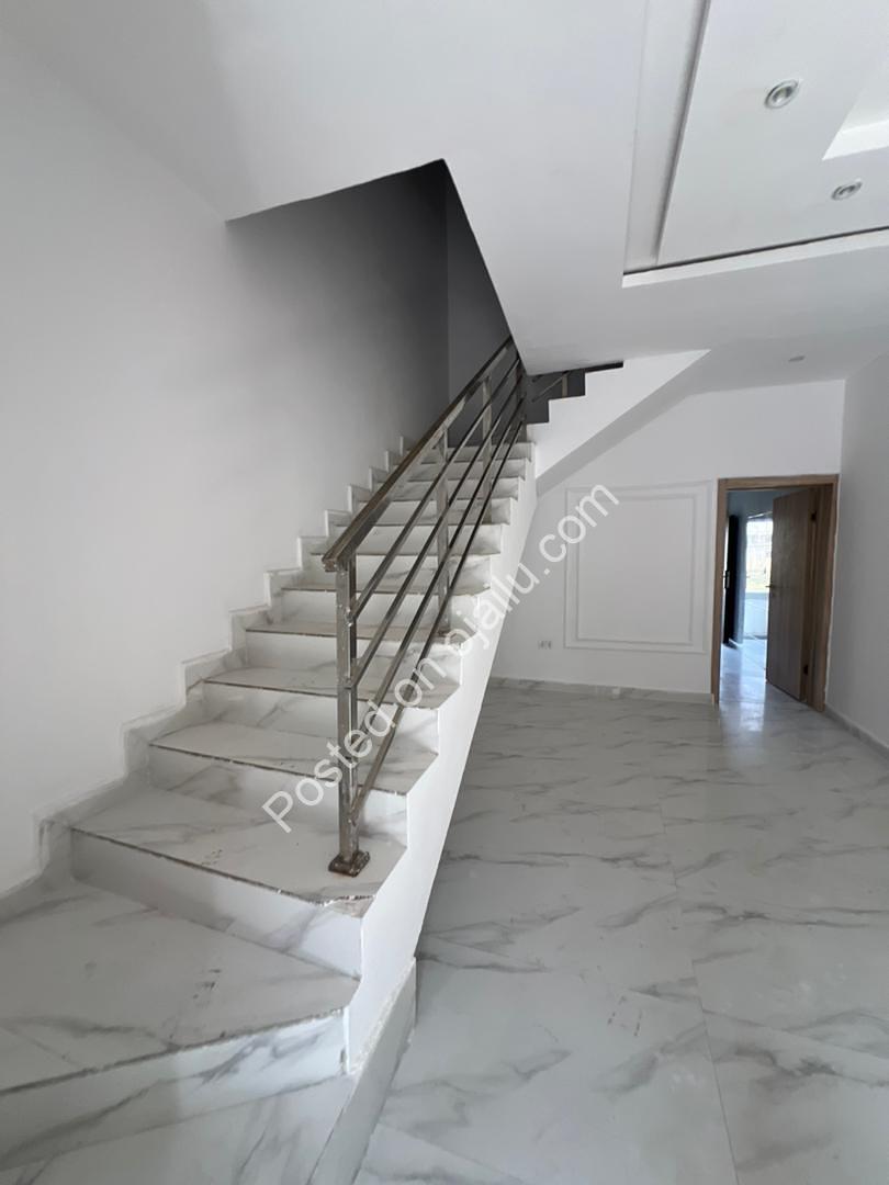 Elite 4-Bed Terrace Duplex in Prime Ajah