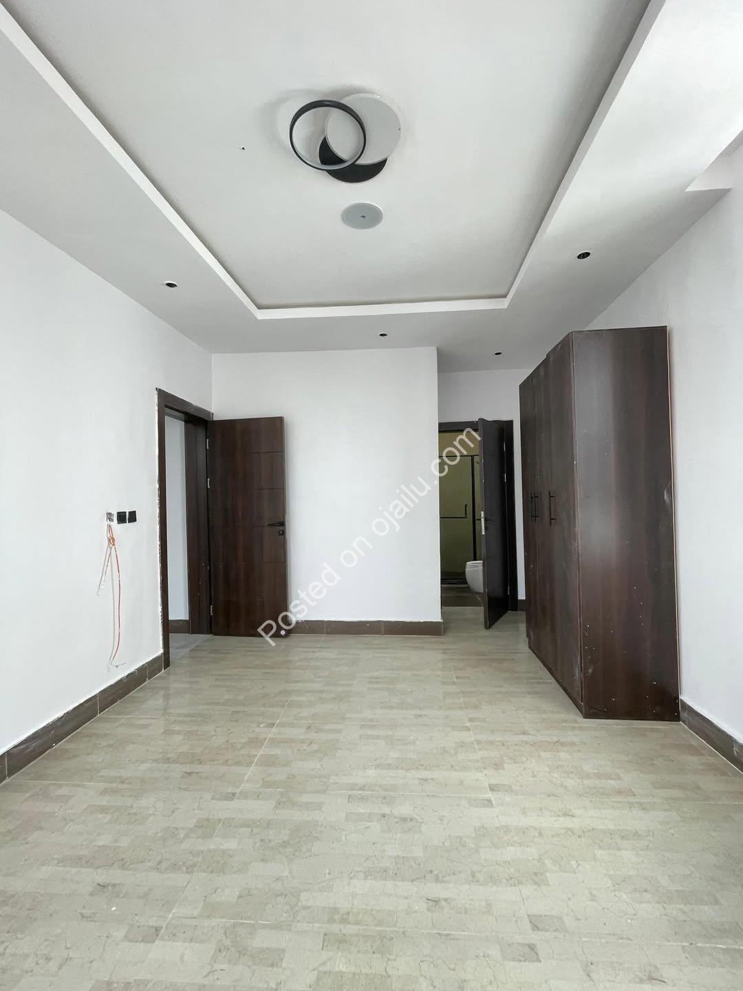 Lekki’s Finest: 5-Bedroom Palace with Pool & Privacy