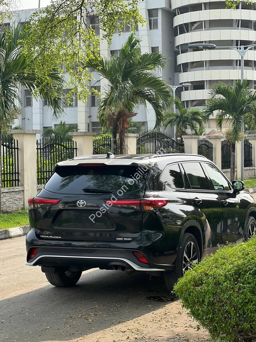 2022 Highlander XSE: Full Option Luxury, Accident-Free