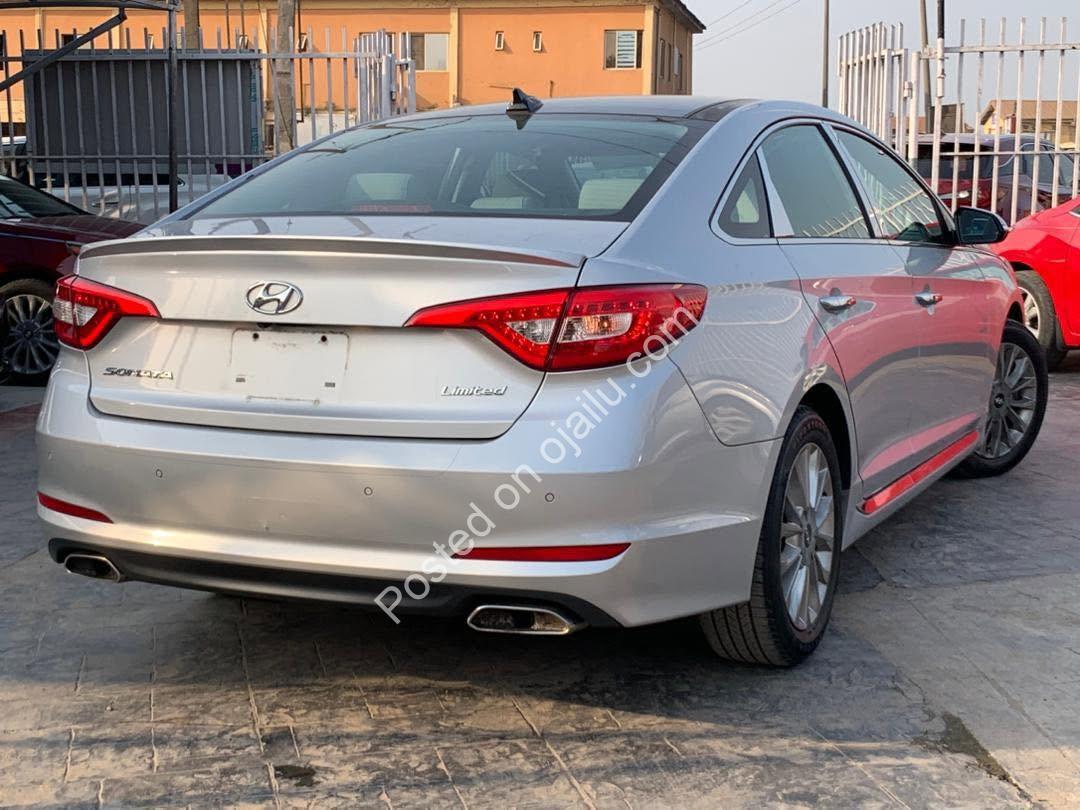 Luxury Sonata: Panoramic Roof & Smart Tech