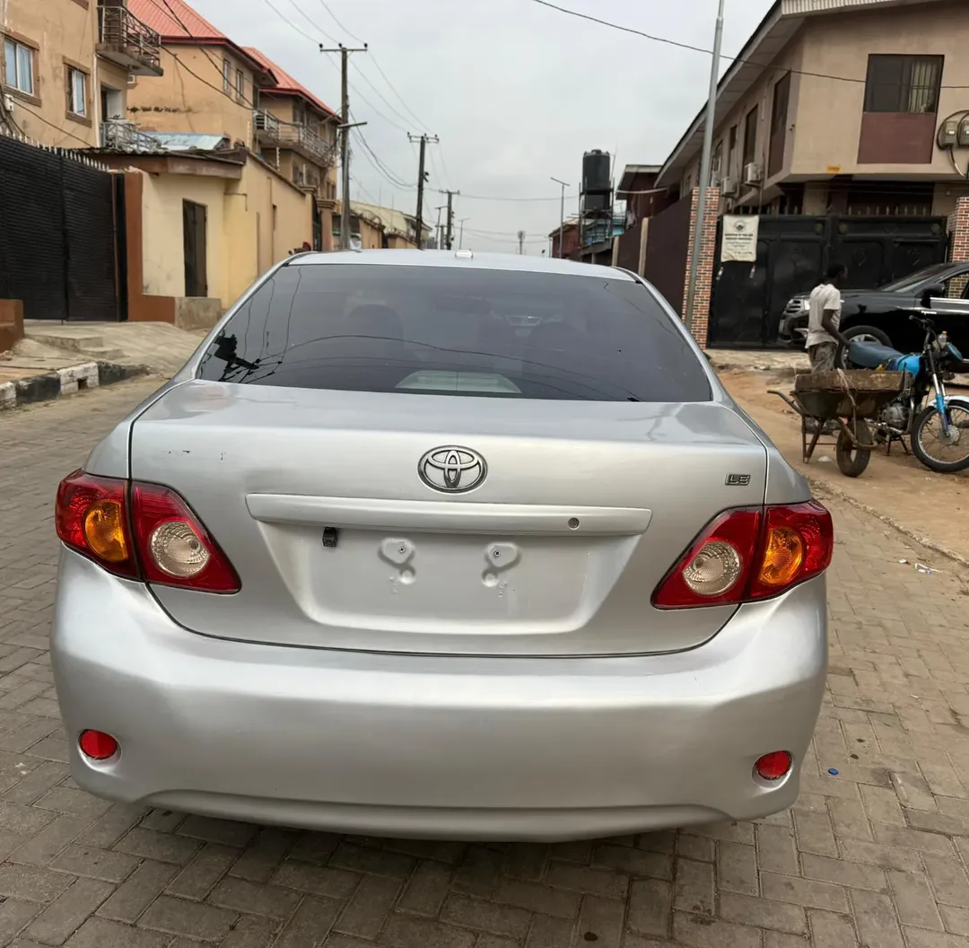 2009 Toyota Corolla: Luxury & Tech, Fully Paid
