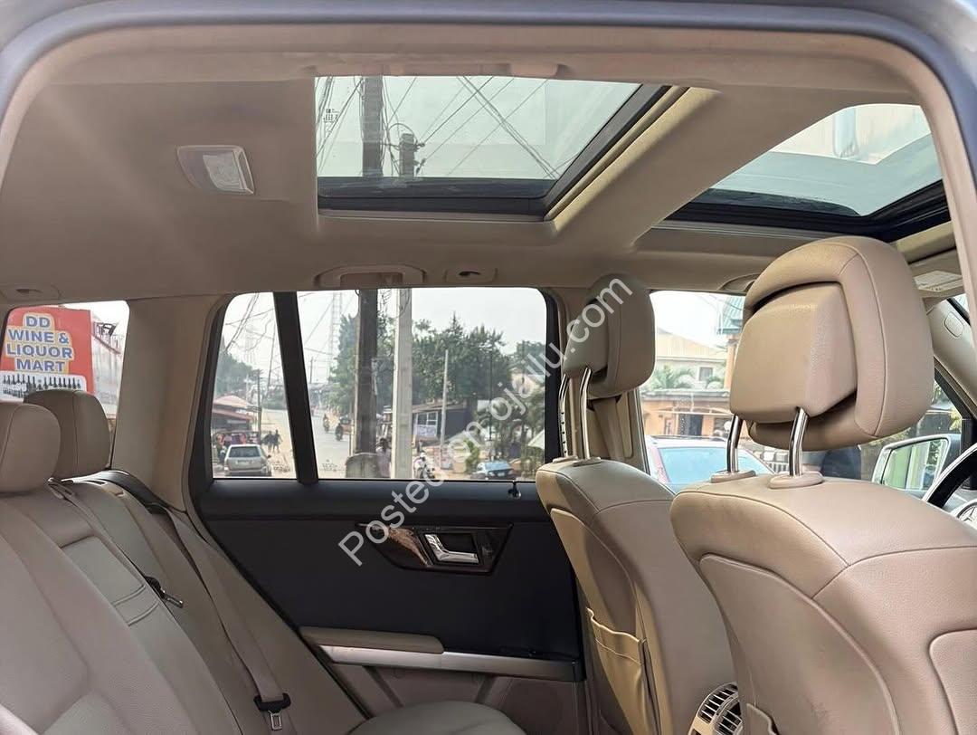 2010 Mercedes GLK350: Pristine & Panoramic