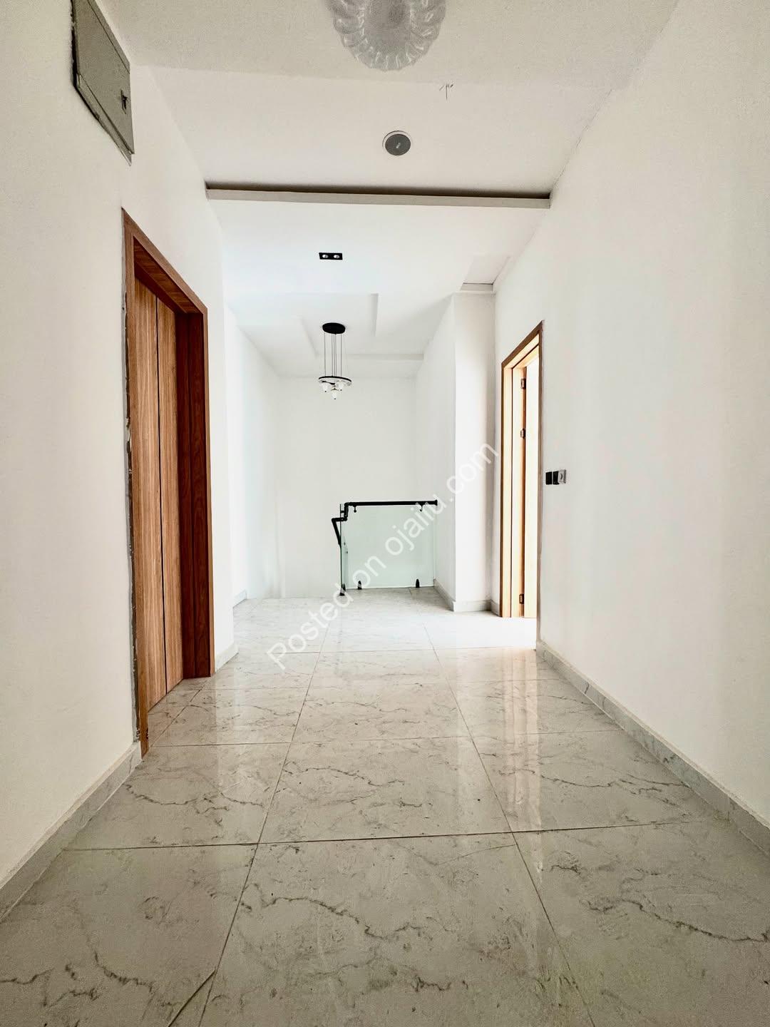 Lekki’s Finest: 4-Bed Terrace Duplex with En-Suite Luxury