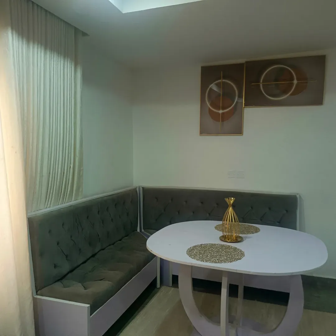 Ultra-Modern 3-Bed Gem in Mabushi: Pool, Gym & 5G Ready