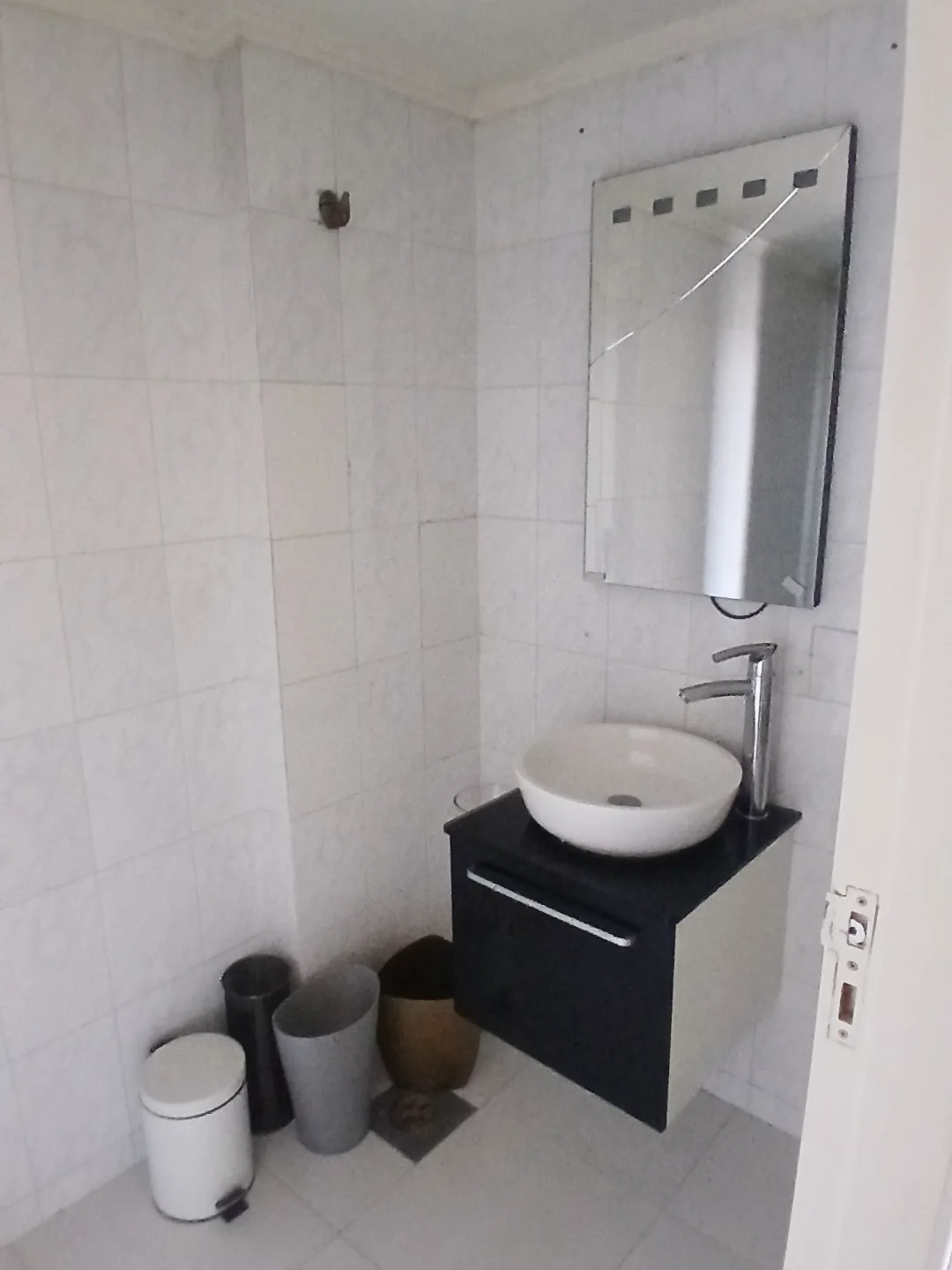 Spacious Sahel Alma Sanctuary: 3BR, 2 Salons, Prime Calm