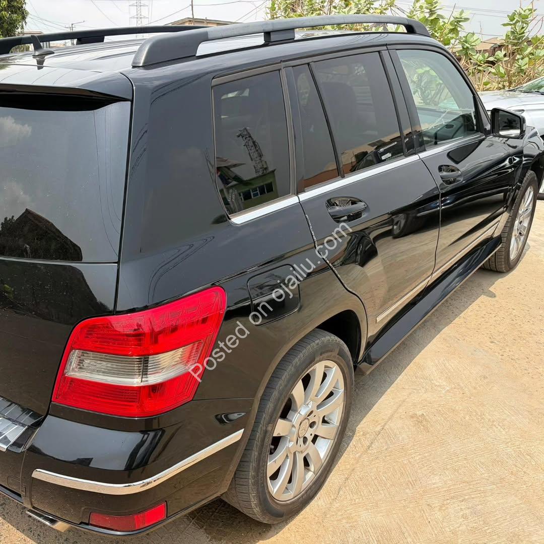 Luxury 2010 Mercedes GLK 350: Drive Prestige for ₦11.6M