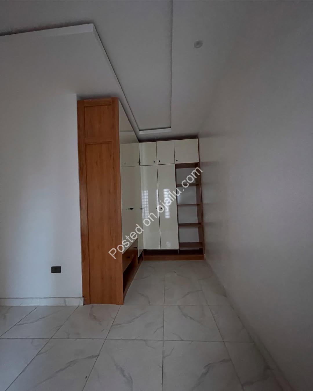 4-Bedroom Ologolo Haven: Luxury & Security in Lekki