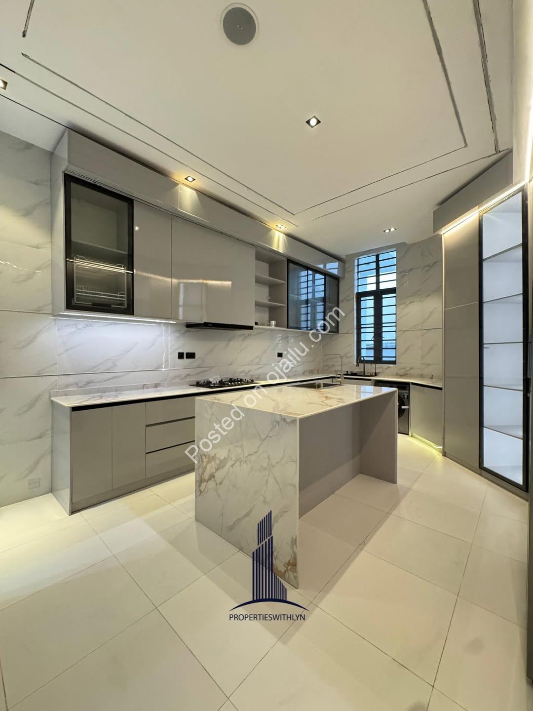 Lekki’s Ultimate 5-Bed Estate with Private Cinema & Pool