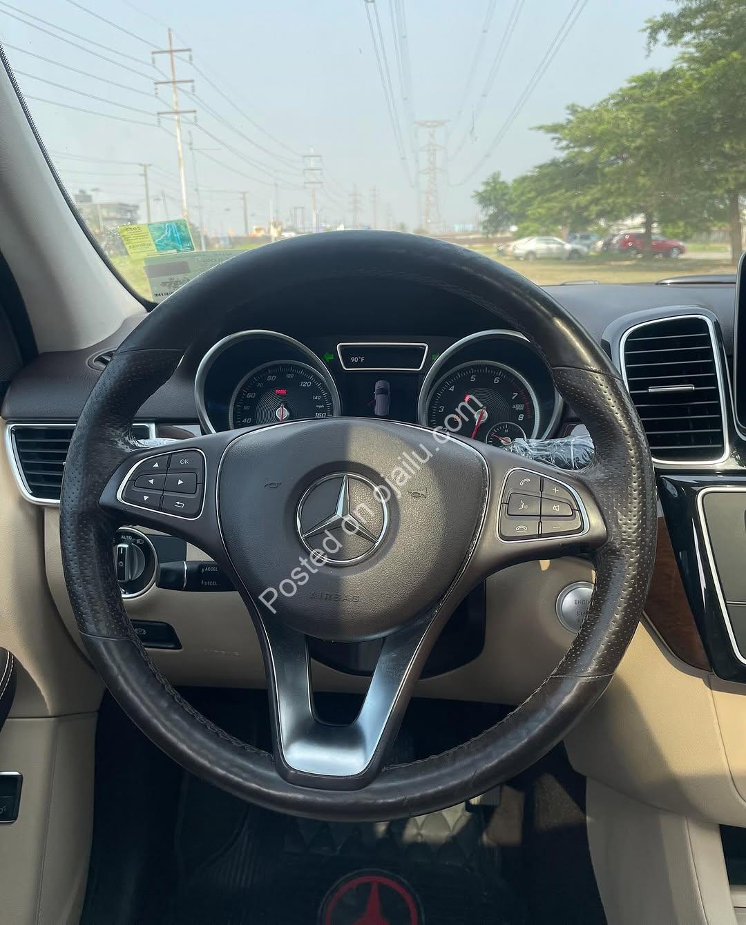 Luxury GLE350: Sunroof & 360 Camera