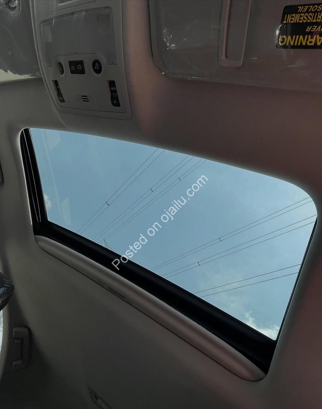 2015 Lexus ES350: Sunroof, Accident-Free Luxury