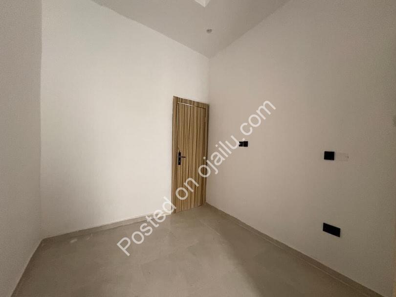 Modern 2-Bed Terrace: En-Suite Bliss in Ogombo