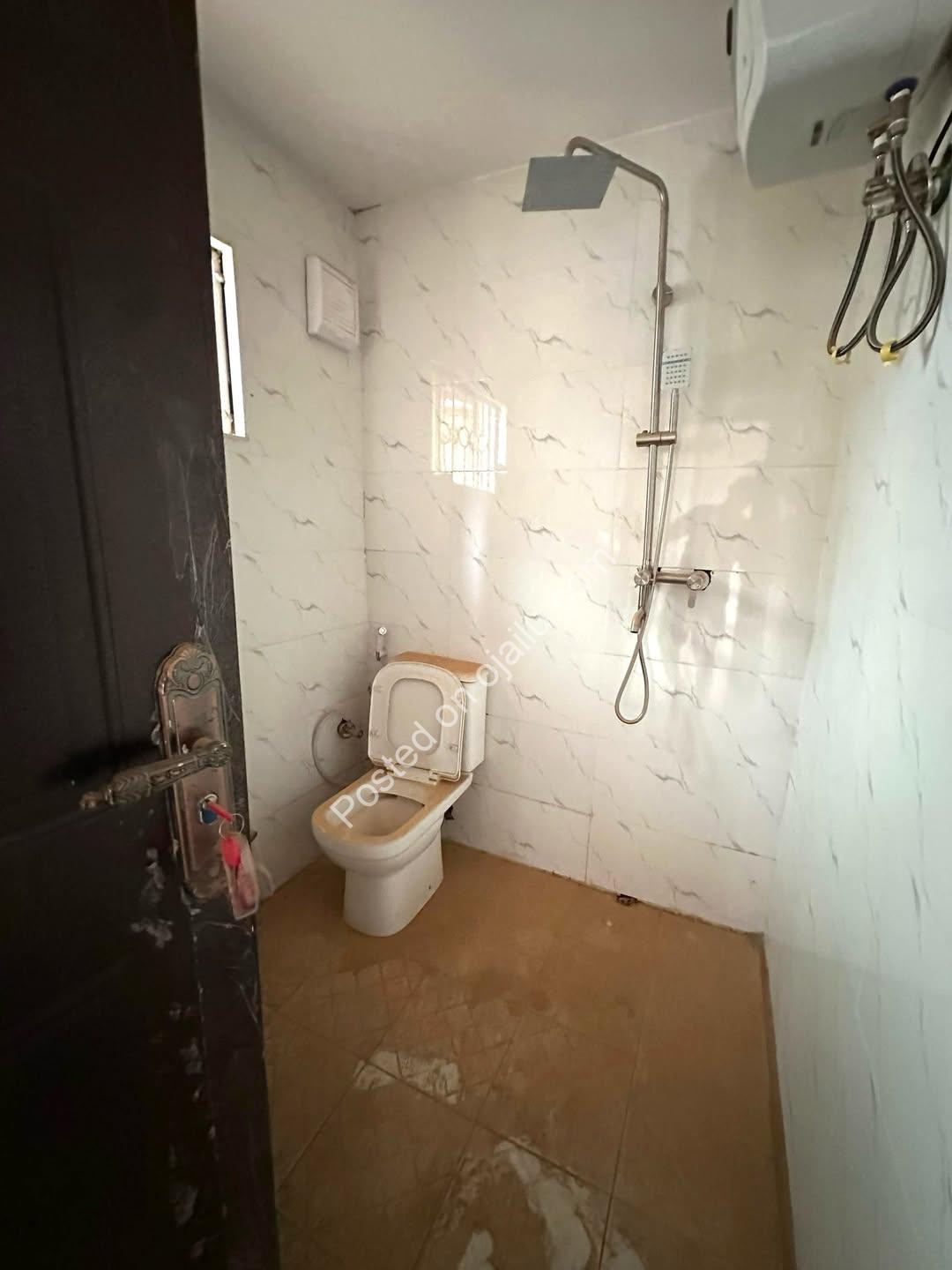 Spacious 4-Bed Duplex with Penthouse & BQ in Gwarinpa