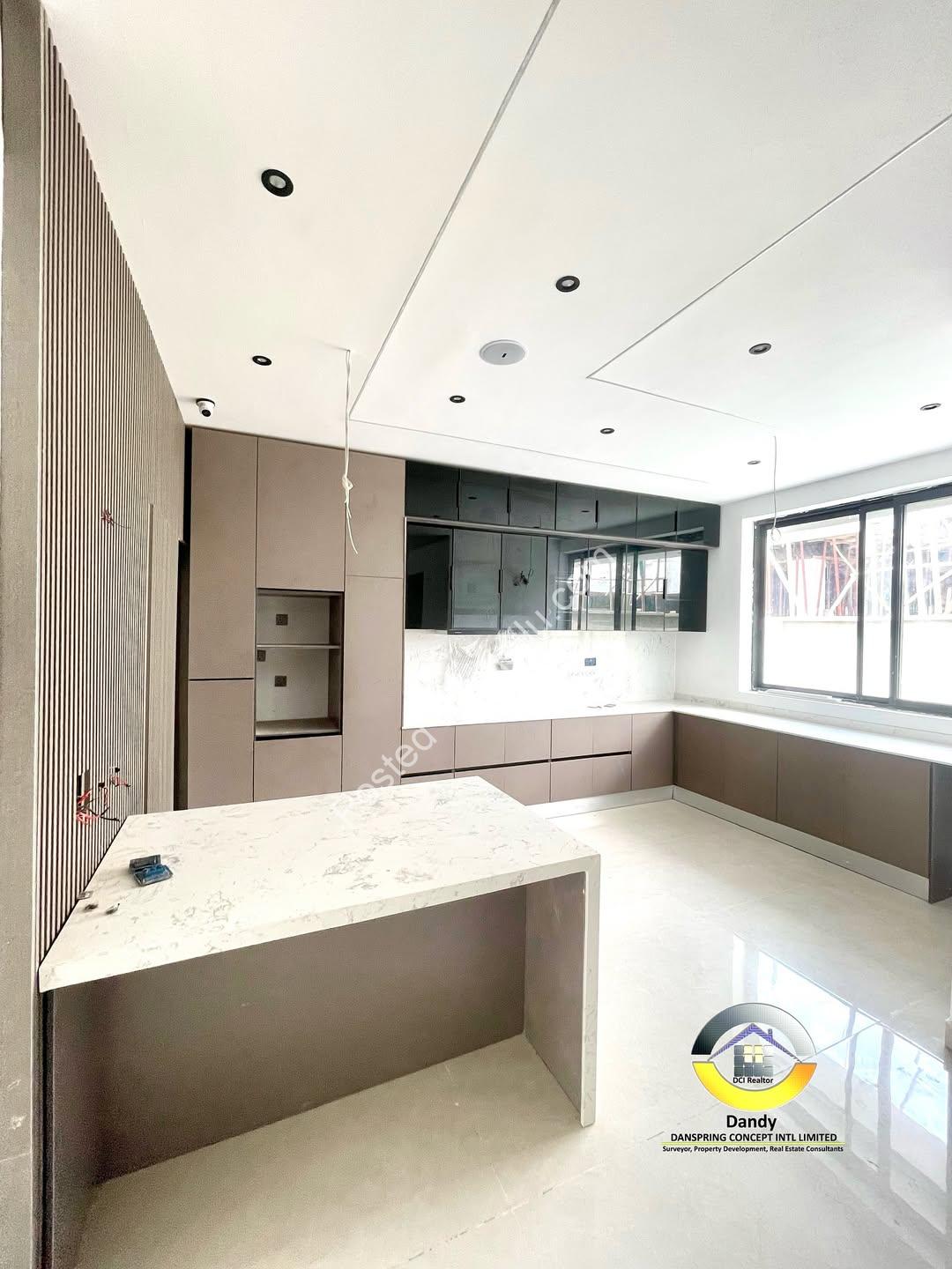 Lekki’s Ultimate 5-Bedroom Poolside Estate