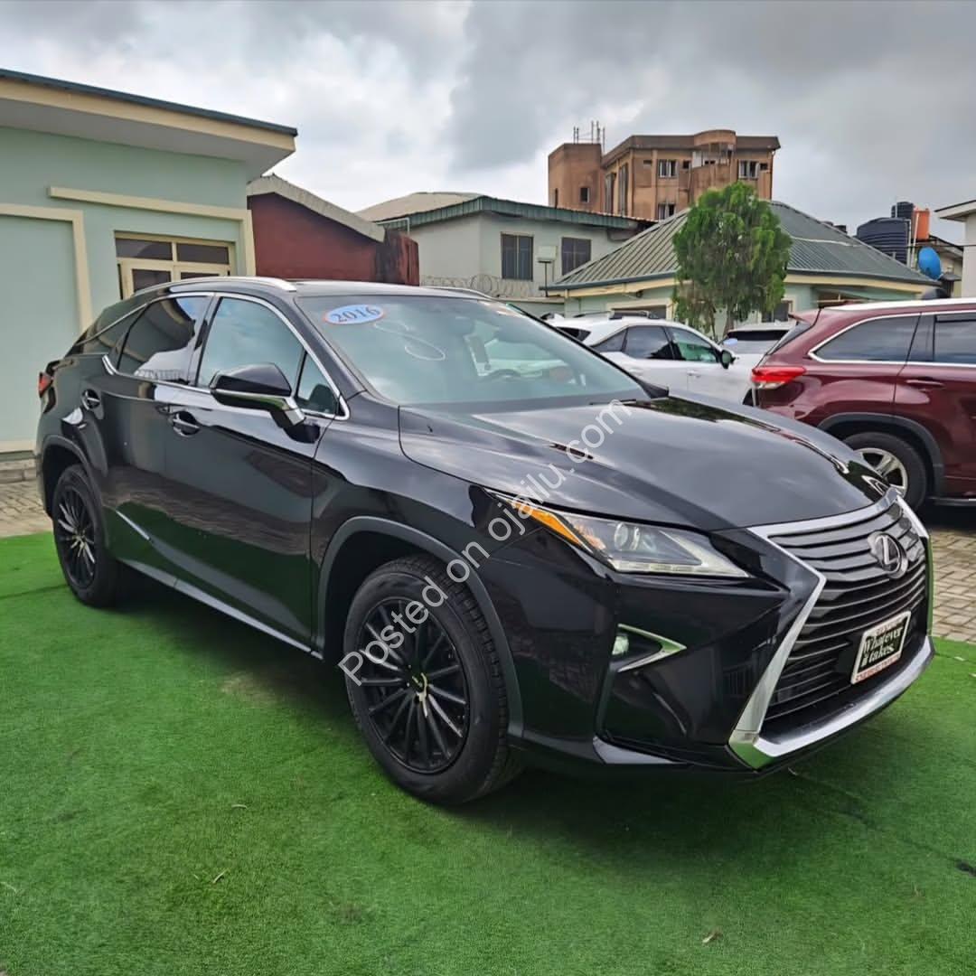 Luxury & Reliability: 2016 Lexus RX350 SUV