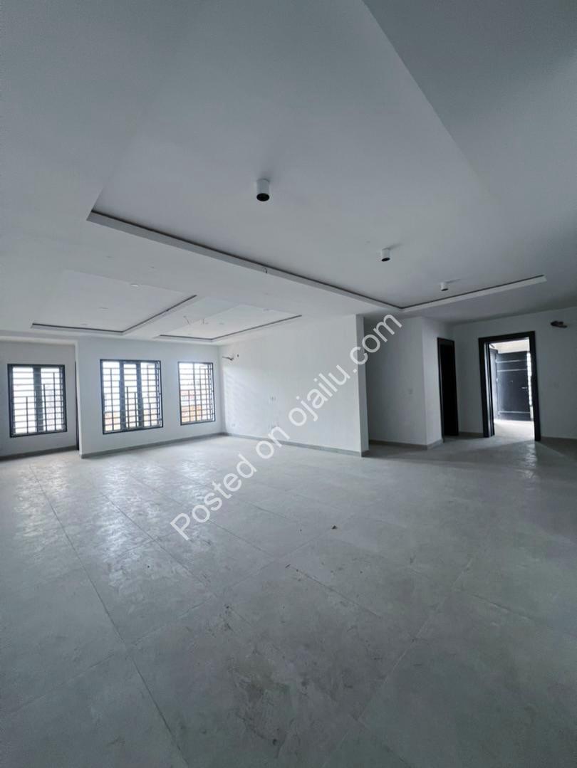 Lekki’s Finest: 4-Bedroom Haven with Cinema & Elevator