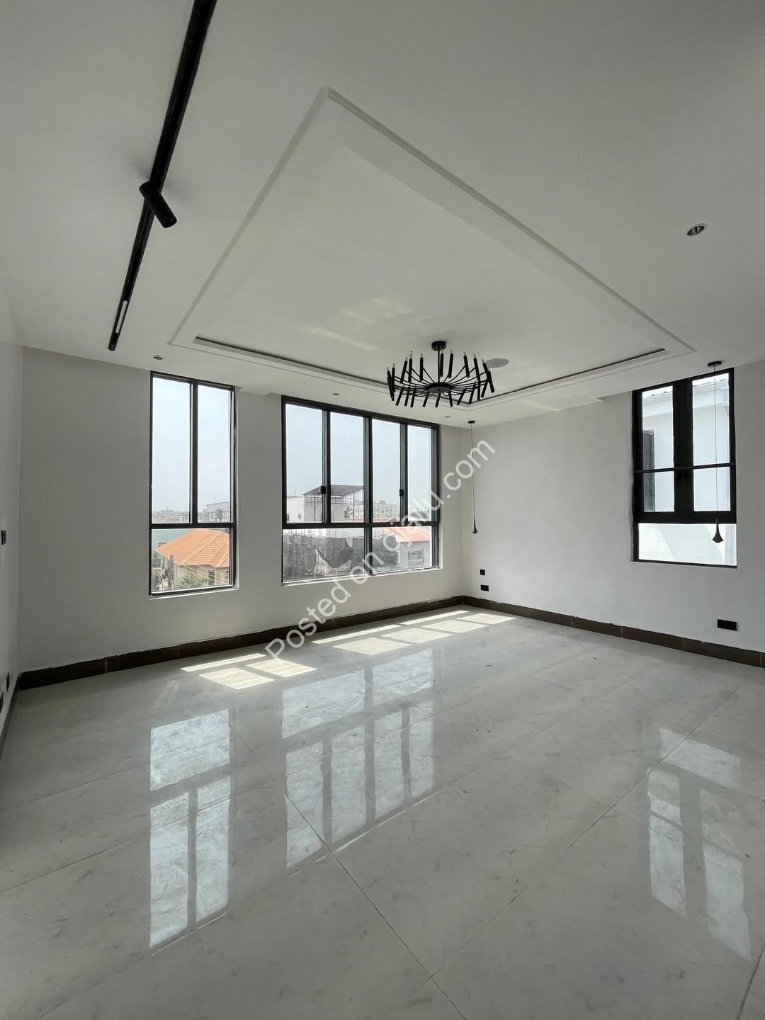 Lekki’s Finest: 5-Bedroom Palace with Pool & Privacy