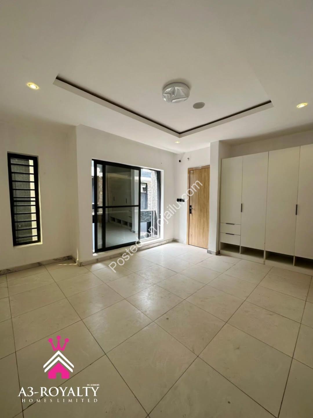 Move-In Ready 5BR Duplex in Gated Ajah Estate