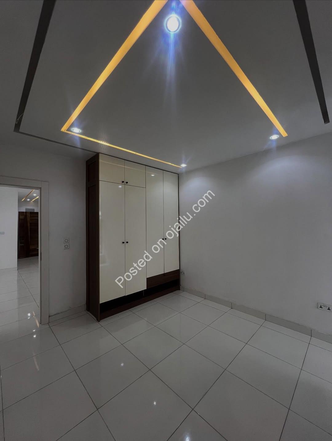 Lekki’s Finest: 2BR Haven with Pool & BQ