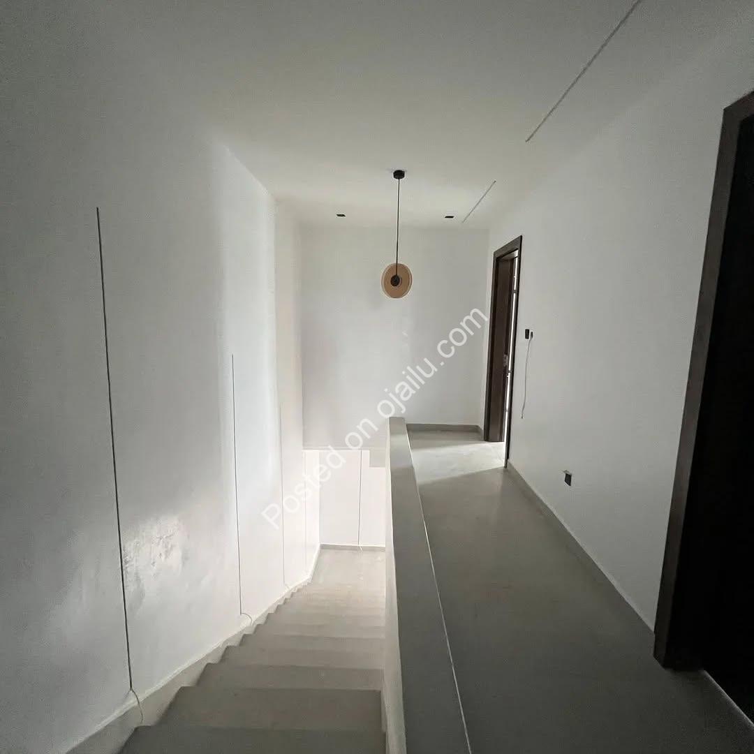 Exclusive 3-Bed Duplex with BQ in Serene Shell Estate