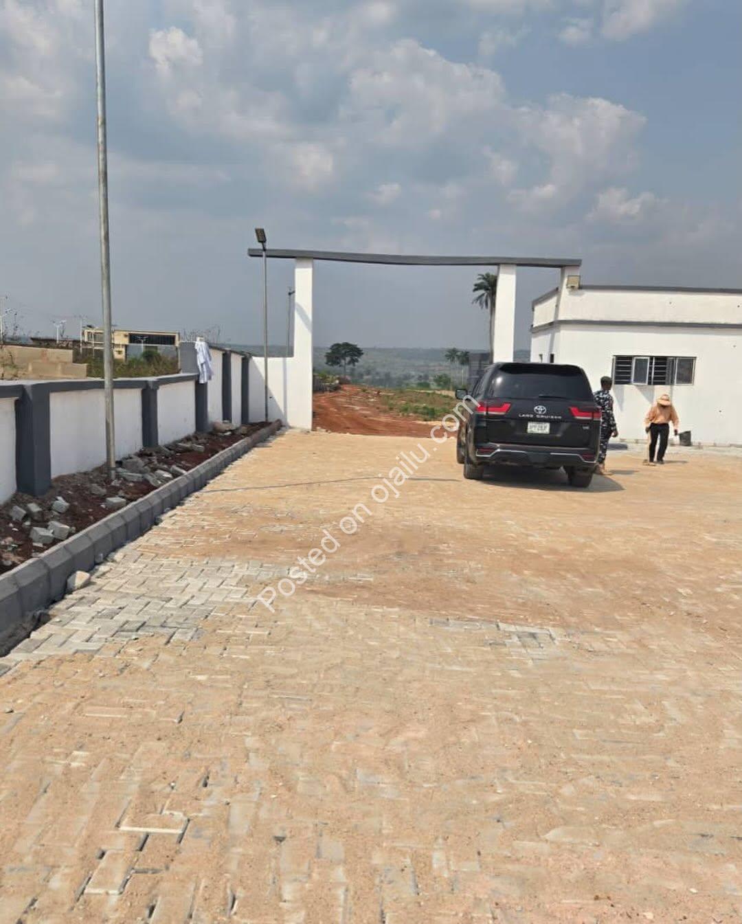 Christmas Deal: Prime Asaba Land with High-End Amenities!