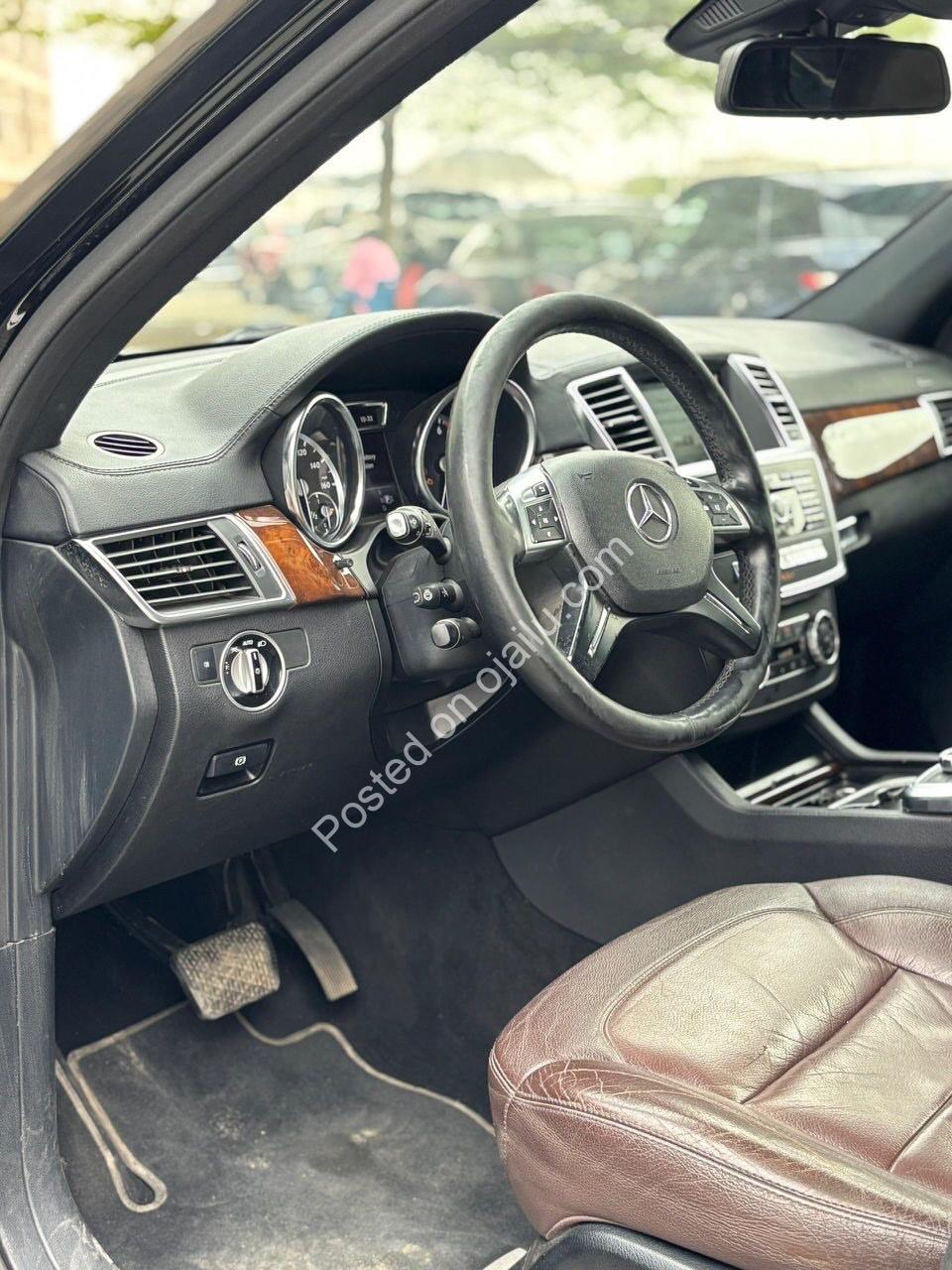 Luxury SUV: 2015 Mercedes GL450, MINT & Loaded