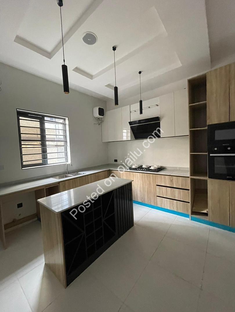 VGC 4-Bed Duplex: Your Secure Family Sanctuary