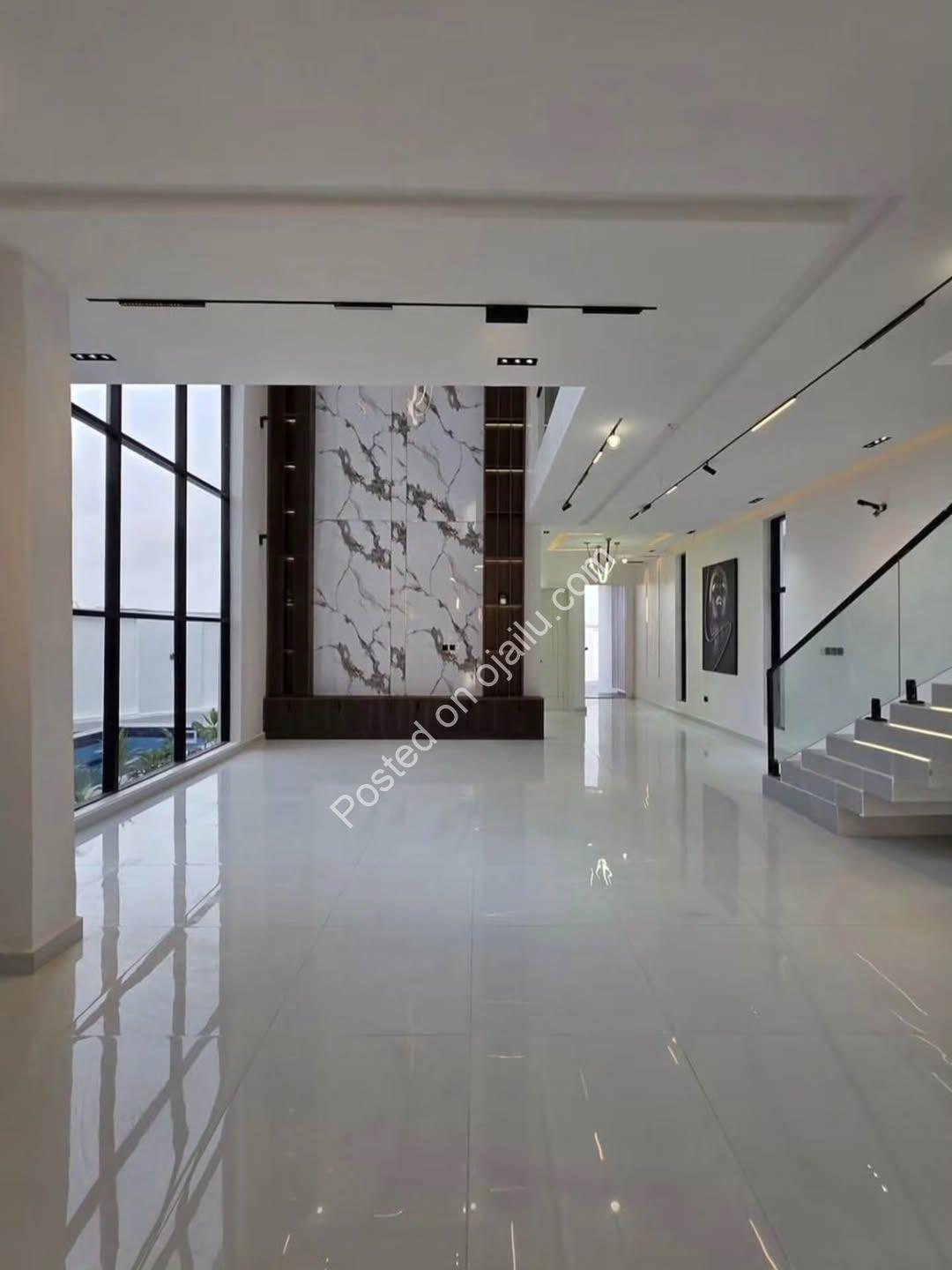 Exquisite 5-Bedroom Haven with Pool & Cinema in Lekki