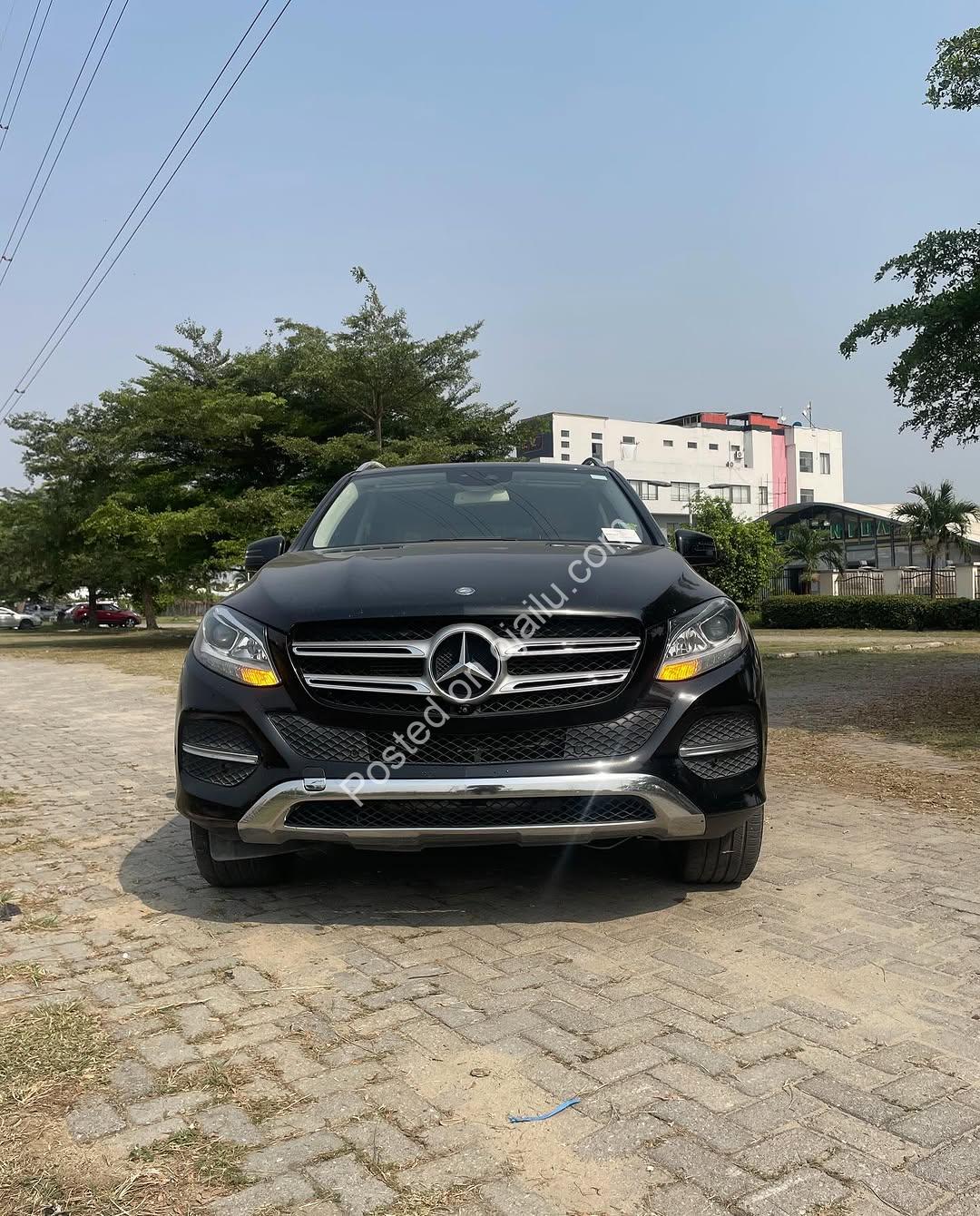 Luxury GLE350: Sunroof & 360 Camera