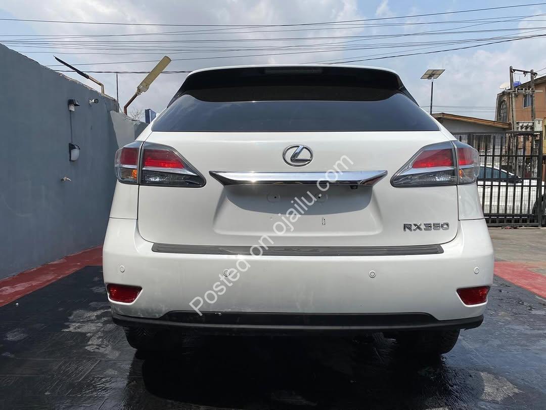 Unregistered Lexus RX350: Luxury Awaits