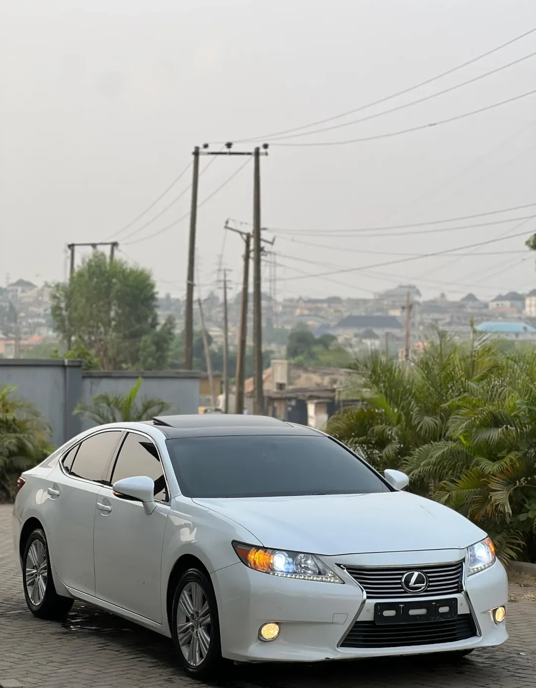 Luxury Lexus ES350: Drive Away in Excellence