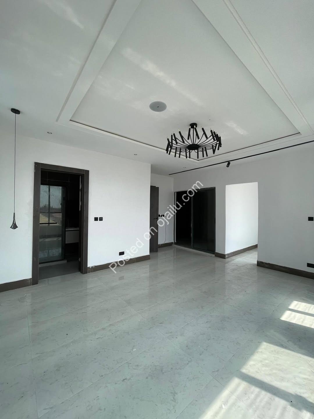 Lekki’s Finest: 5-Bedroom Palace with Pool & Privacy