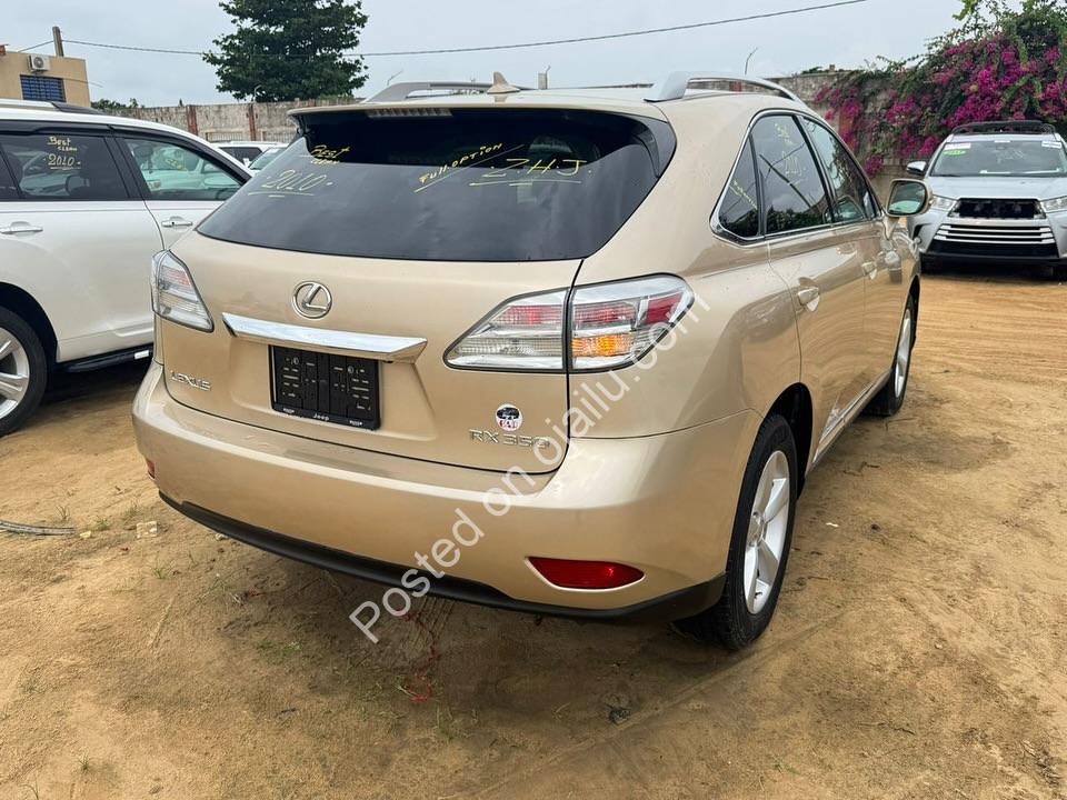 Luxury Lexus RX350: Low Miles, High Vibes!