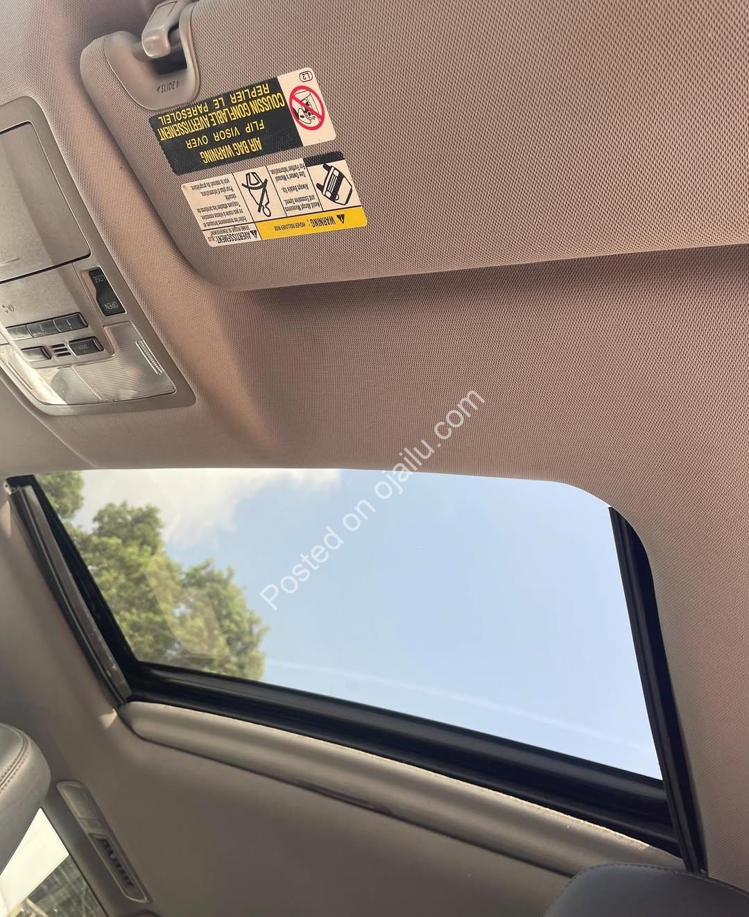 2016 Highlander XLE AWD: Luxury SUV, Sunroof, 3 Rows