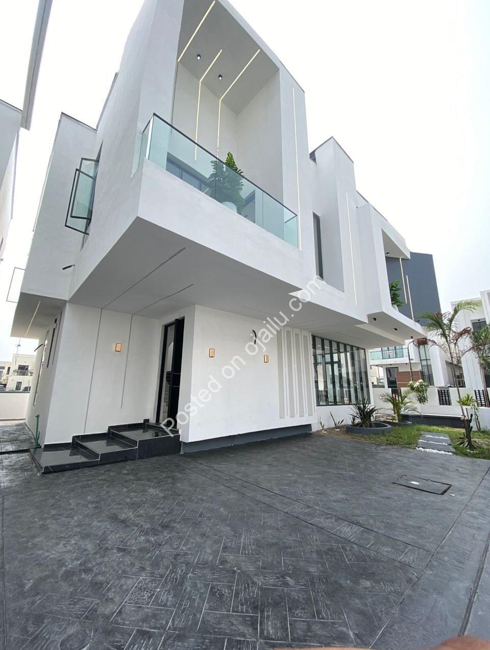Exquisite 5-Bed Duplex in Prime Lekki | Brand New & Flood-Free