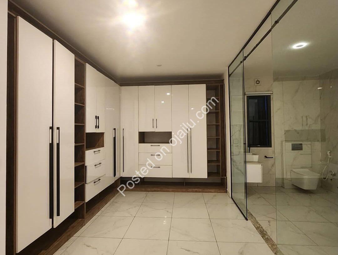 Modern 2-Bed Terrace: En-Suite Bliss in Ogombo