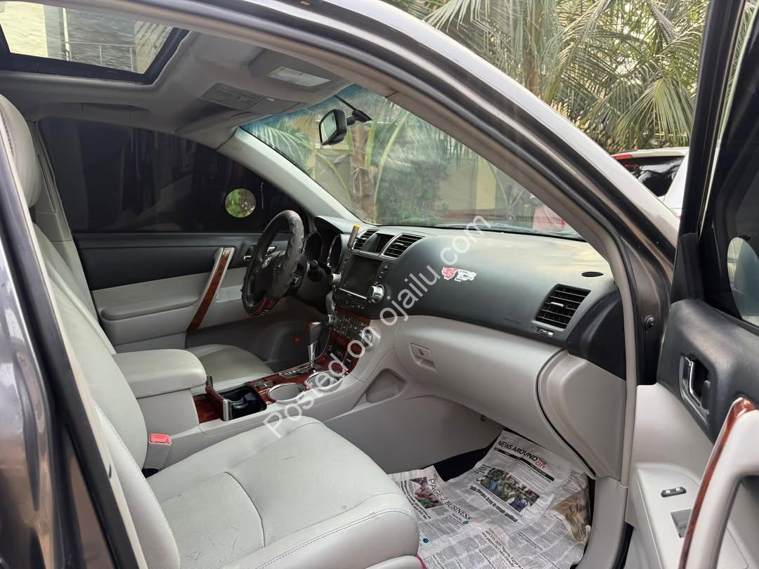 2013 US Highlander: Luxury SUV, 16M Naira Deal