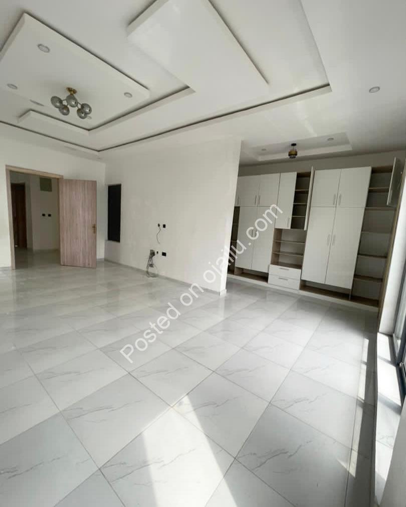 Serene 4-Bedroom Haven in Chevron’s Gated Estate