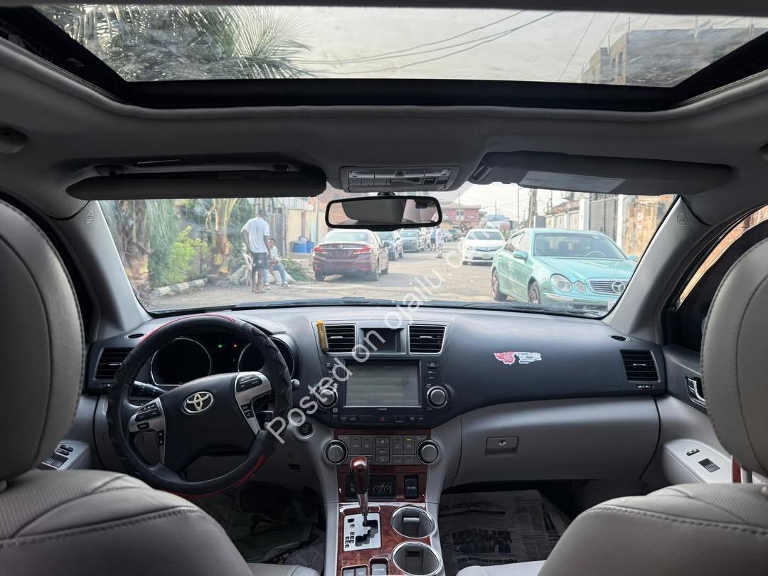 2013 US Highlander: Luxury SUV, 16M Naira Deal
