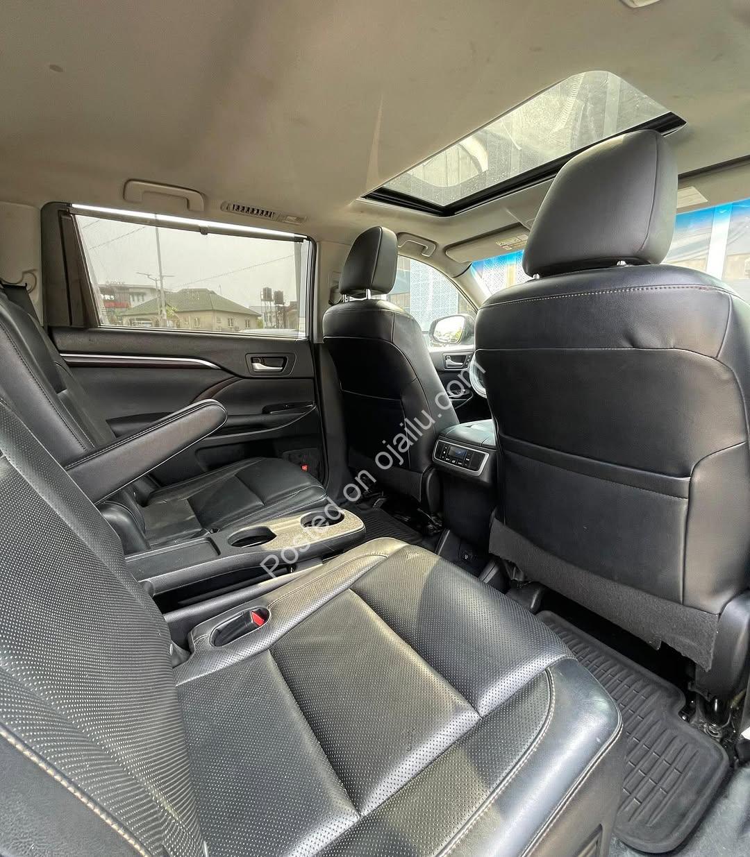 2019 Toyota Highlander XLE AWD: Sunroof & Tech-Loaded Luxury SUV