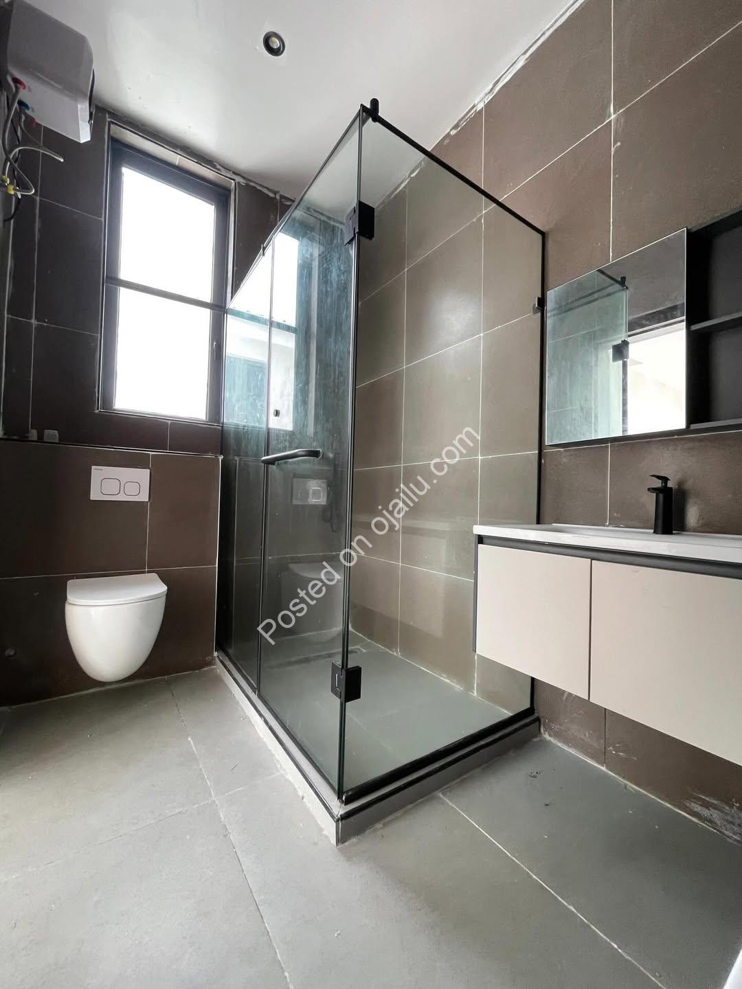 Lekki’s Finest: 5-Bedroom Palace with Pool & Privacy