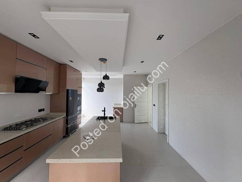 Pinnock Estate: 5-Bedroom Haven with Pool & Cinema