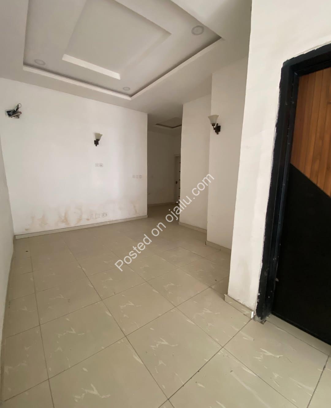 Stunning 4-Bed Ensuite Haven in Orchid Lekki