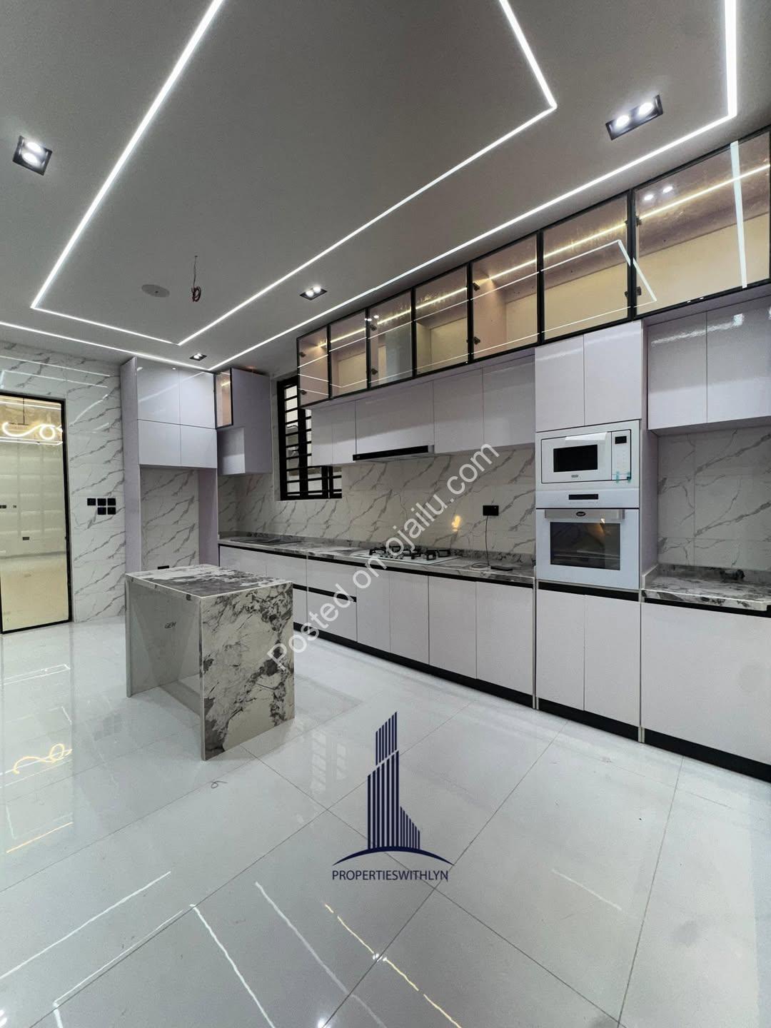 Lekki’s Ultimate 5-Bed Haven with Private Pool