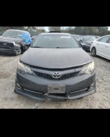 2012 Toyota Camry XLE: Accident-Free & Ready for You