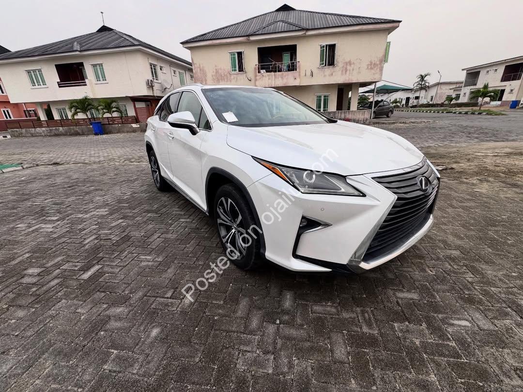 Luxury 2016 Lexus RX350: Heated & Ventilated Seats